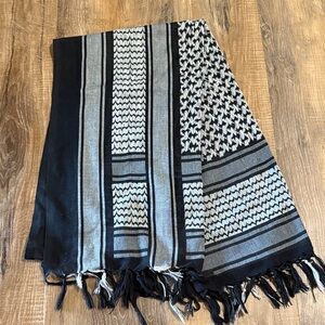 Black and Gray Patterned Scarf